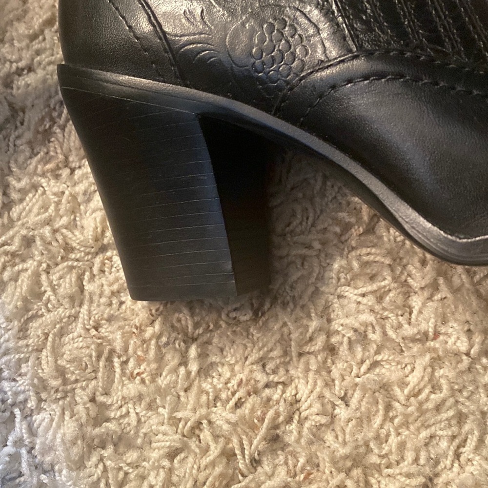 Antonio Melani Leather Tooled Cowgirl Western Square Toe Booties. New no tags